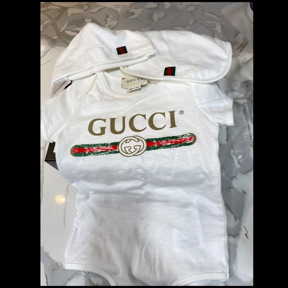 **SOLD**Baby Gucci Gift Set - Picture 4 of 12